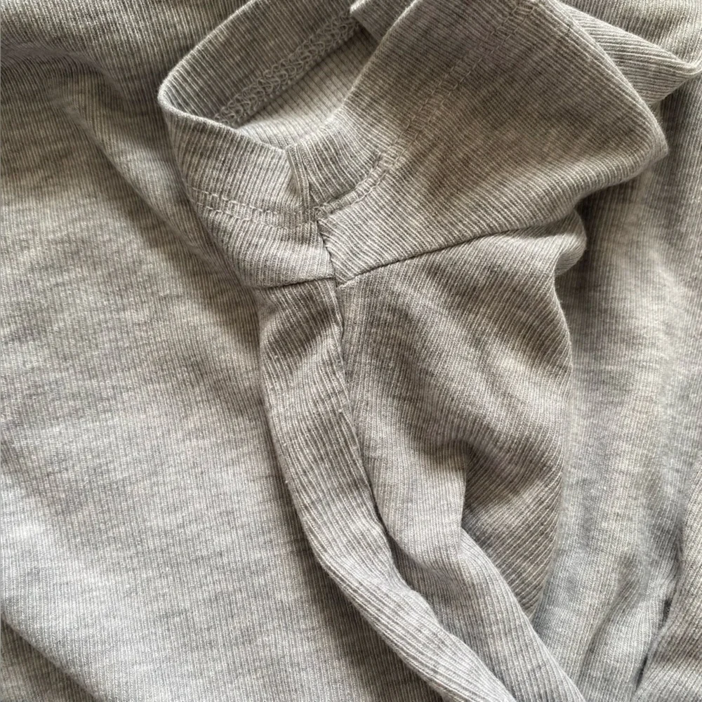 H&M Basic Gray Ribbed Shirt - Picture 4 of 5